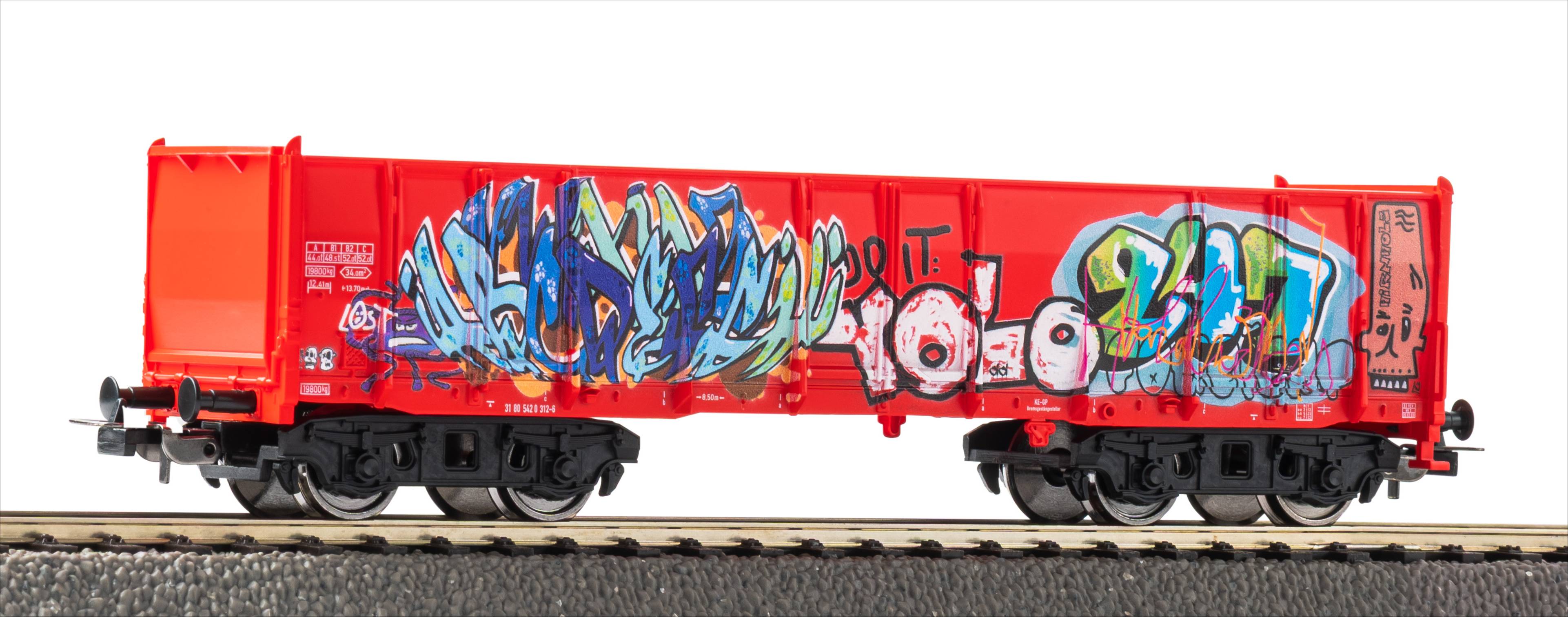Piko Uitbreidingsset Eaos Goederenwagon met Graffiti en Spoorverlenging met Bedding HO