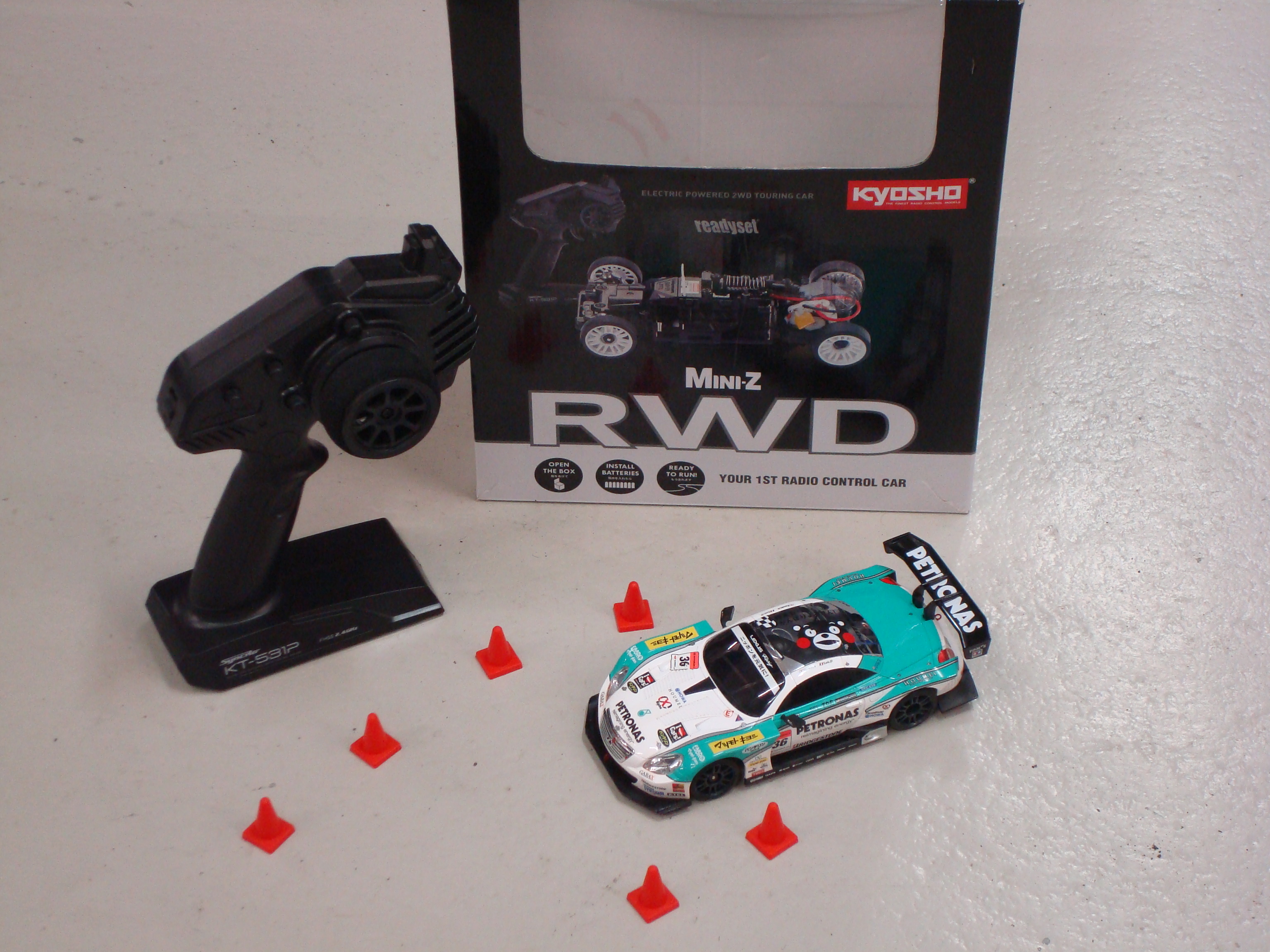 Occasion Kyosho Mini-Z MR-03 Petronas Toms SC430 RTR 1/28