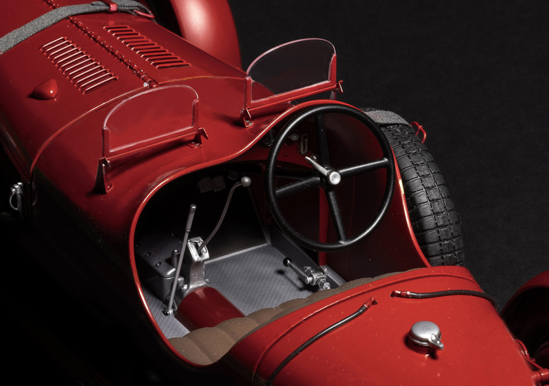 Italeri Alfa Romeo 8C 2300 Roadster 1/12