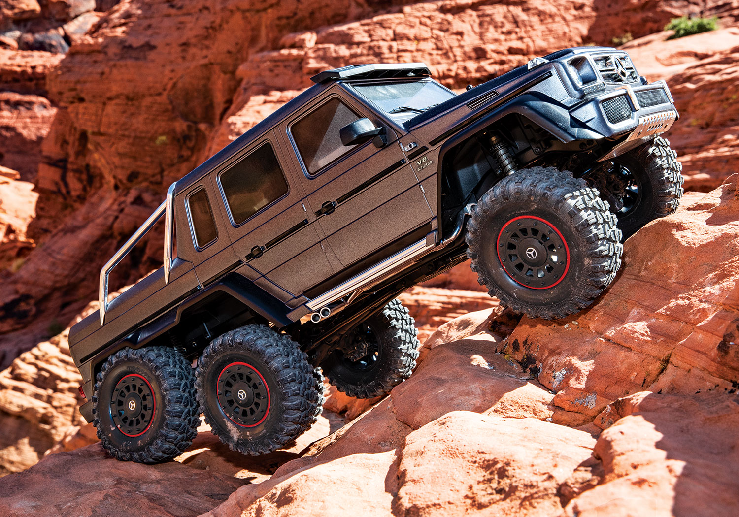 Traxxas TRX-6 Mercedes-Benz G 63 AMG 6X6 Electric Trail Truck RTR 1/10 Clipless Flat Silver