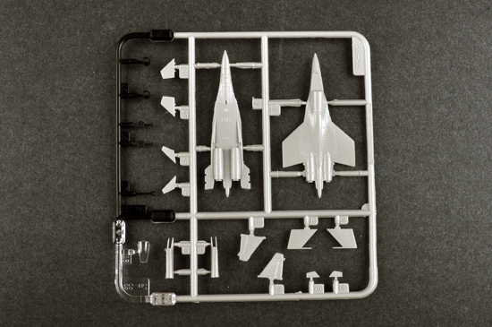 Trumpeter SU-33UB Flanker 1/350