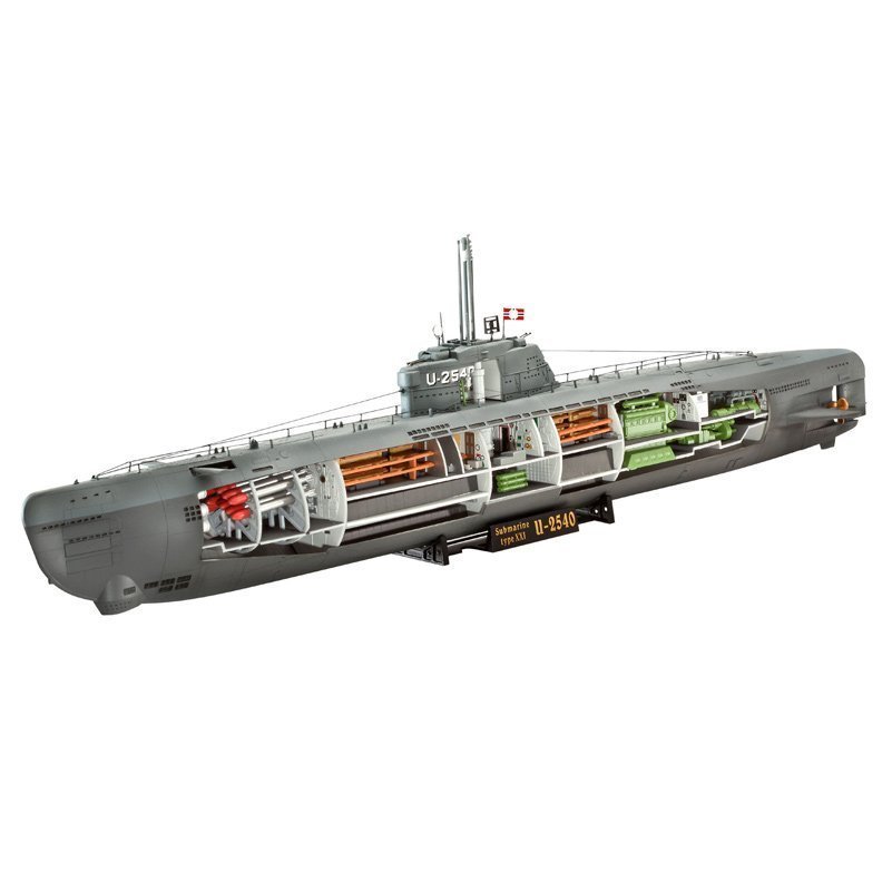 Revell U-Boot Type XXI  U 2540 with interior 1/144