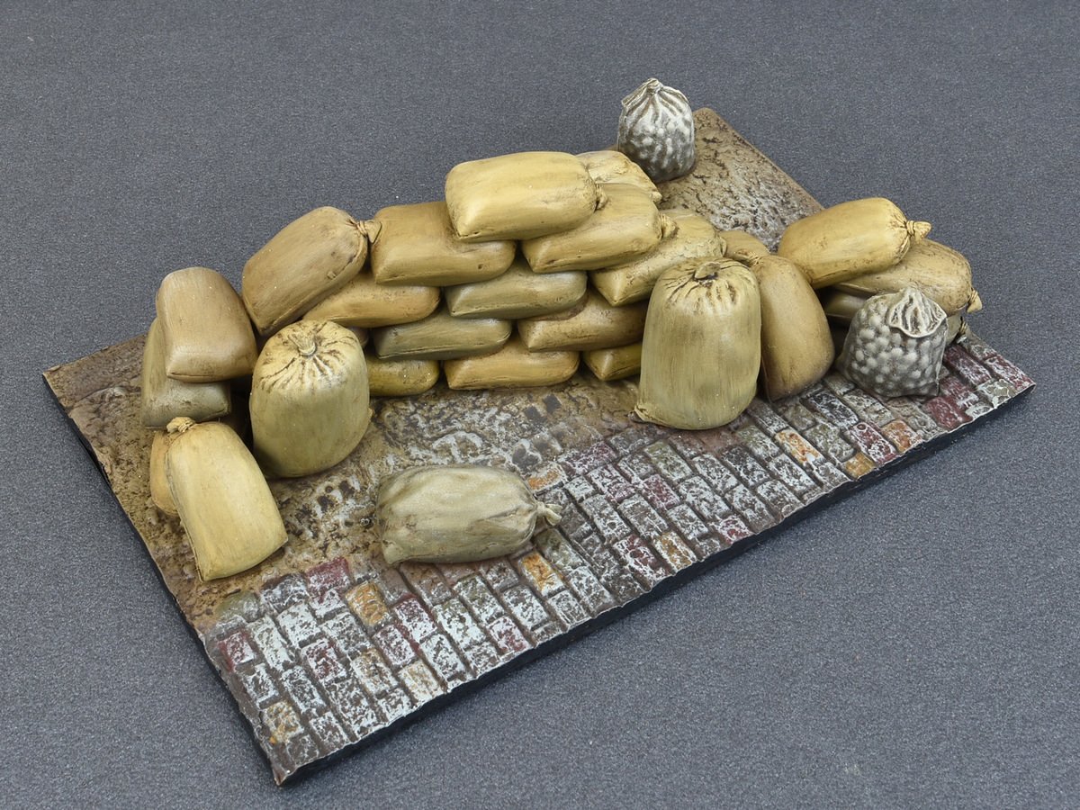 MiniArt Hessian Bags (Sand, Cement, Vegetables, Flour, Seeds) 1/35