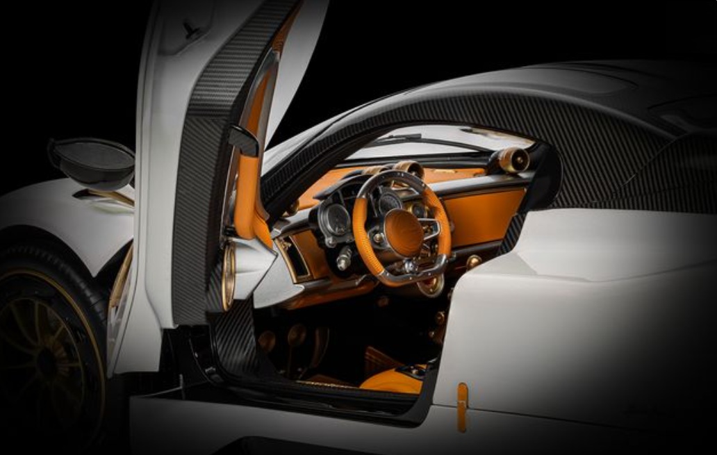 Pocher Pagani Utopia Coupe Bianco Perla 1/8 Metal Kit