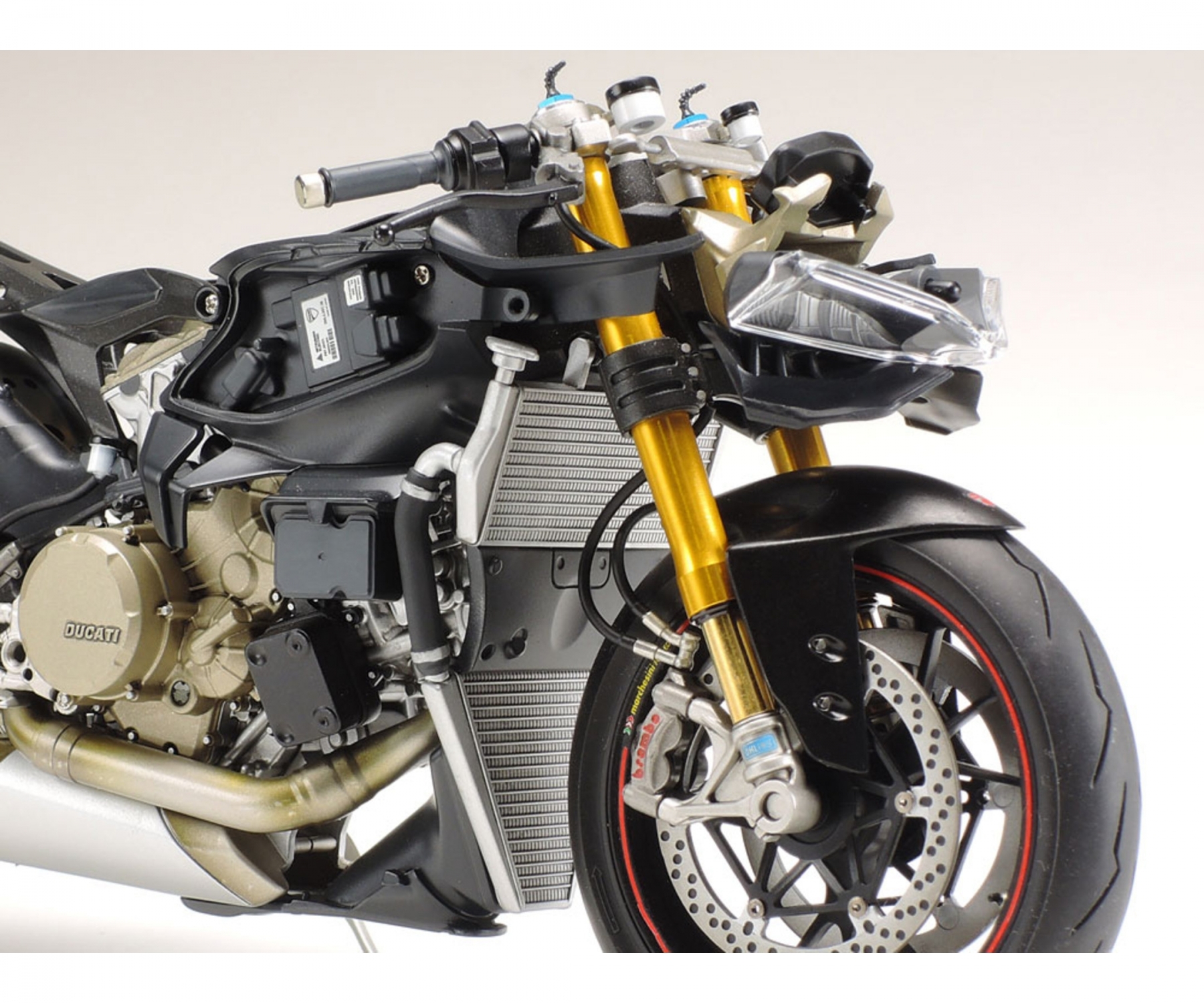 Tamiya Ducati 1199 Panigale S Tricolore 1/12