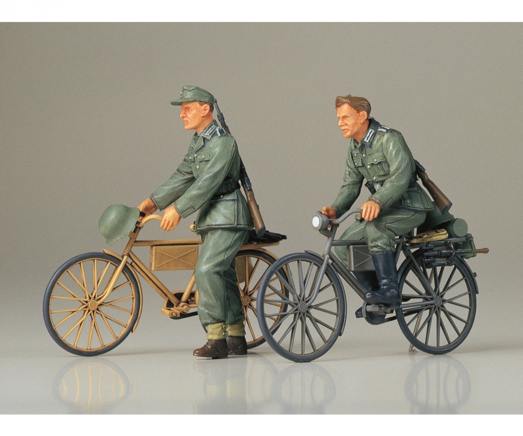 Tamiya German Soldiers with Bicycles 1/35