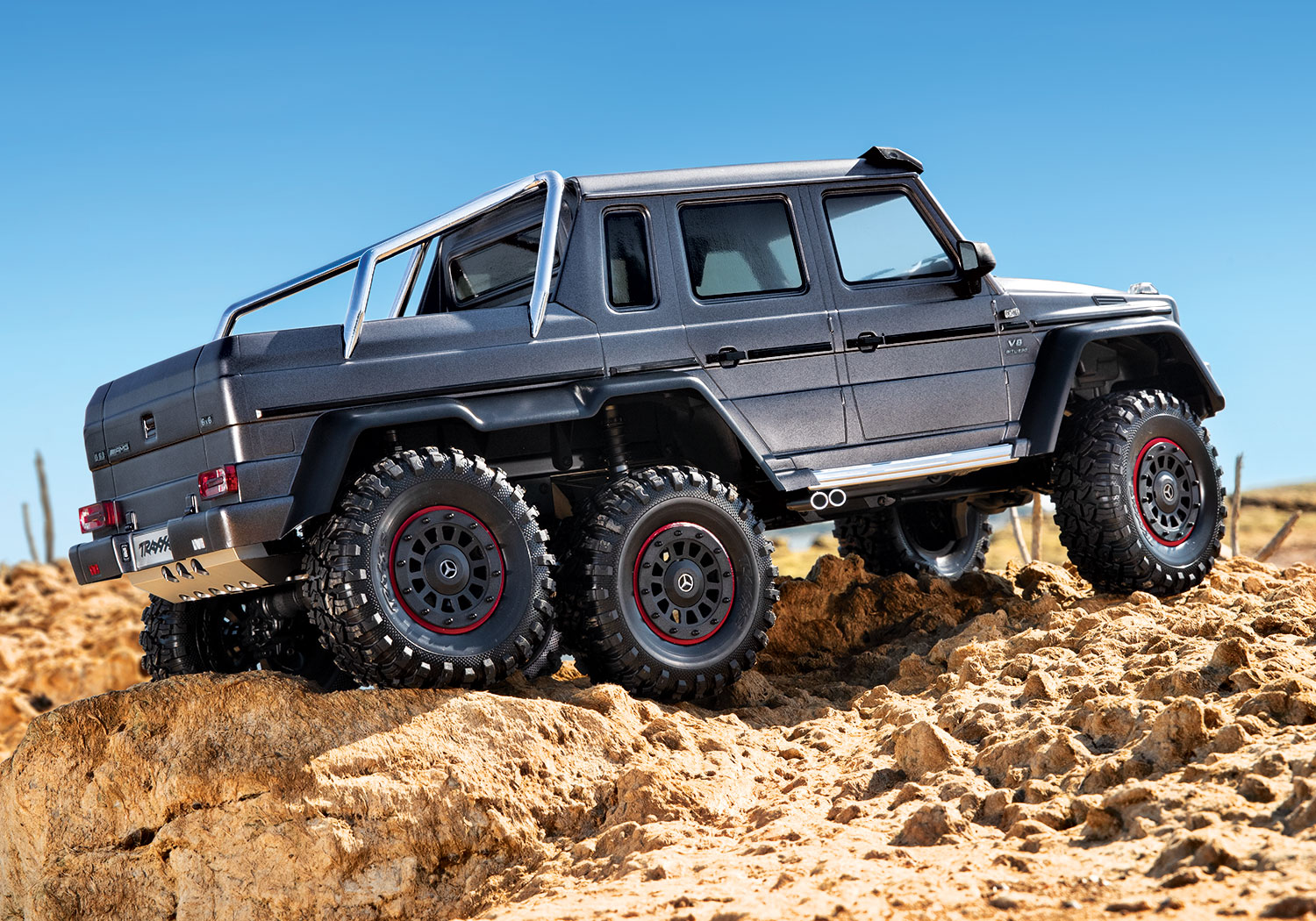 Traxxas TRX-6 Mercedes-Benz G 63 AMG 6X6 Electric Trail Truck RTR 1/10 Clipless Flat Silver
