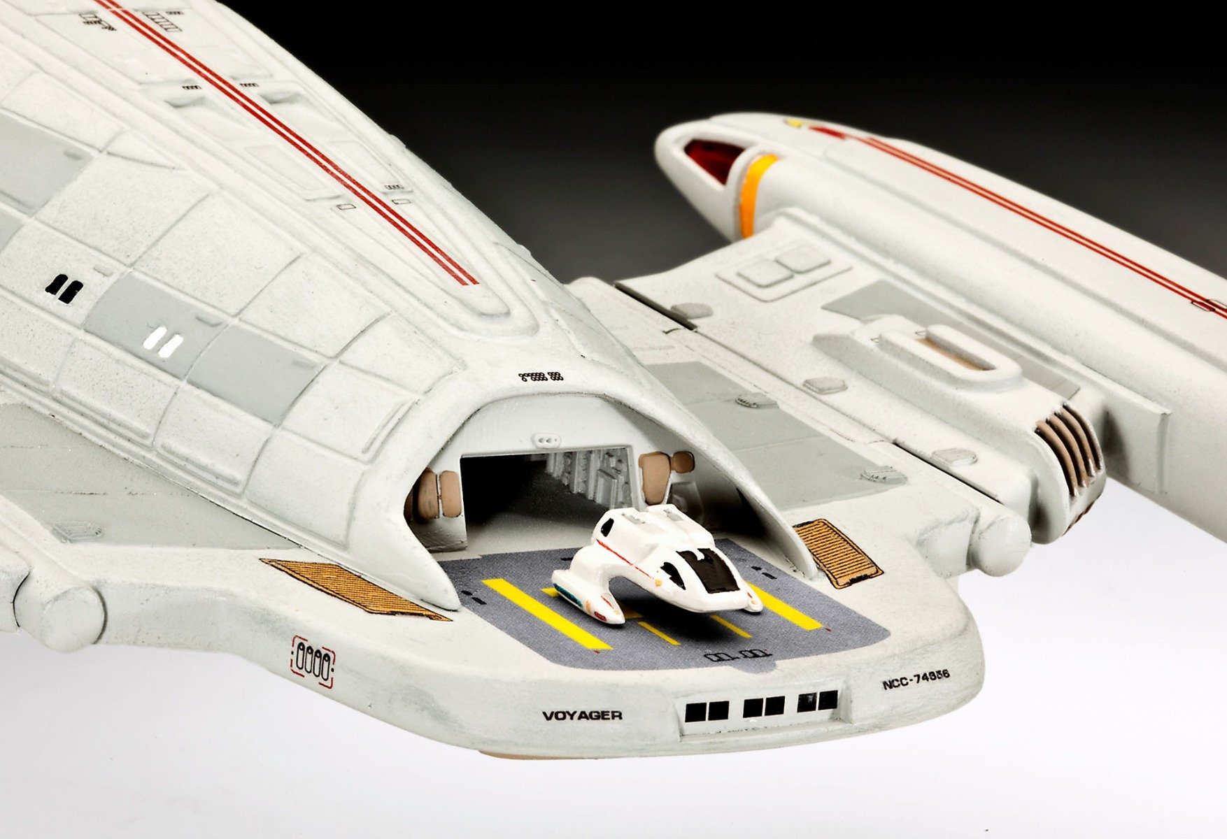 Revell U.S.S. Voyager 1/670
