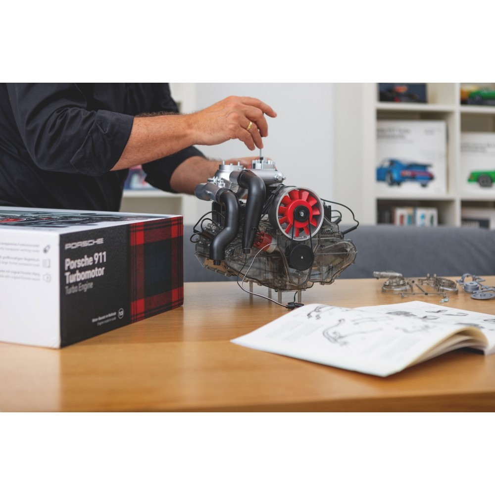 Franzis Porsche 911 Turbo Engine Kit 1/3