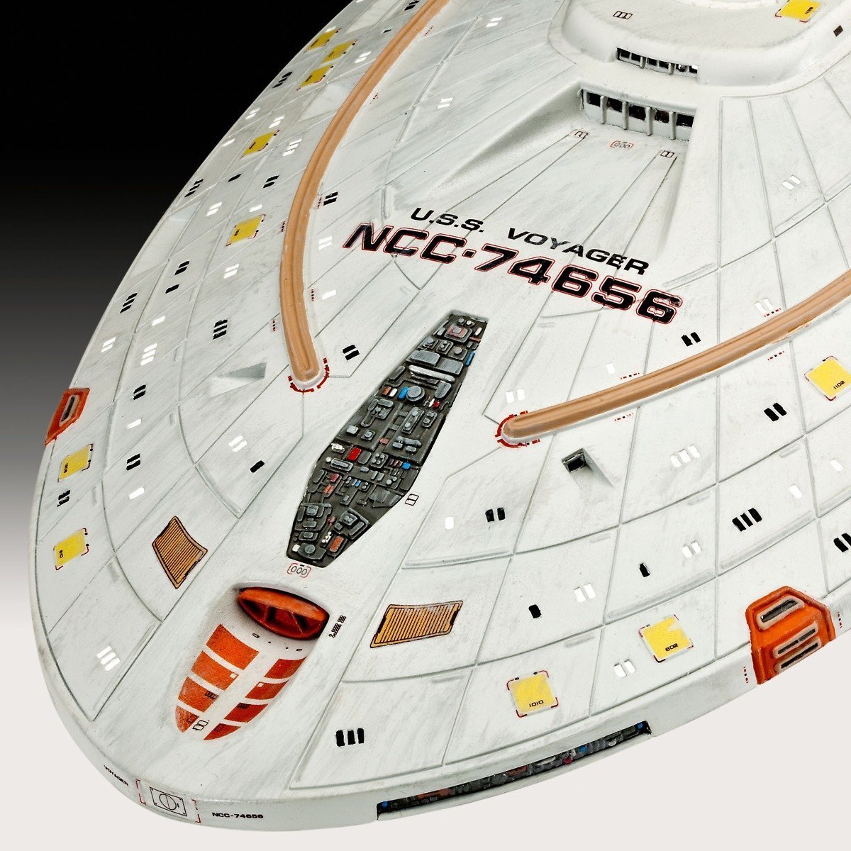 Revell U.S.S. Voyager 1/670