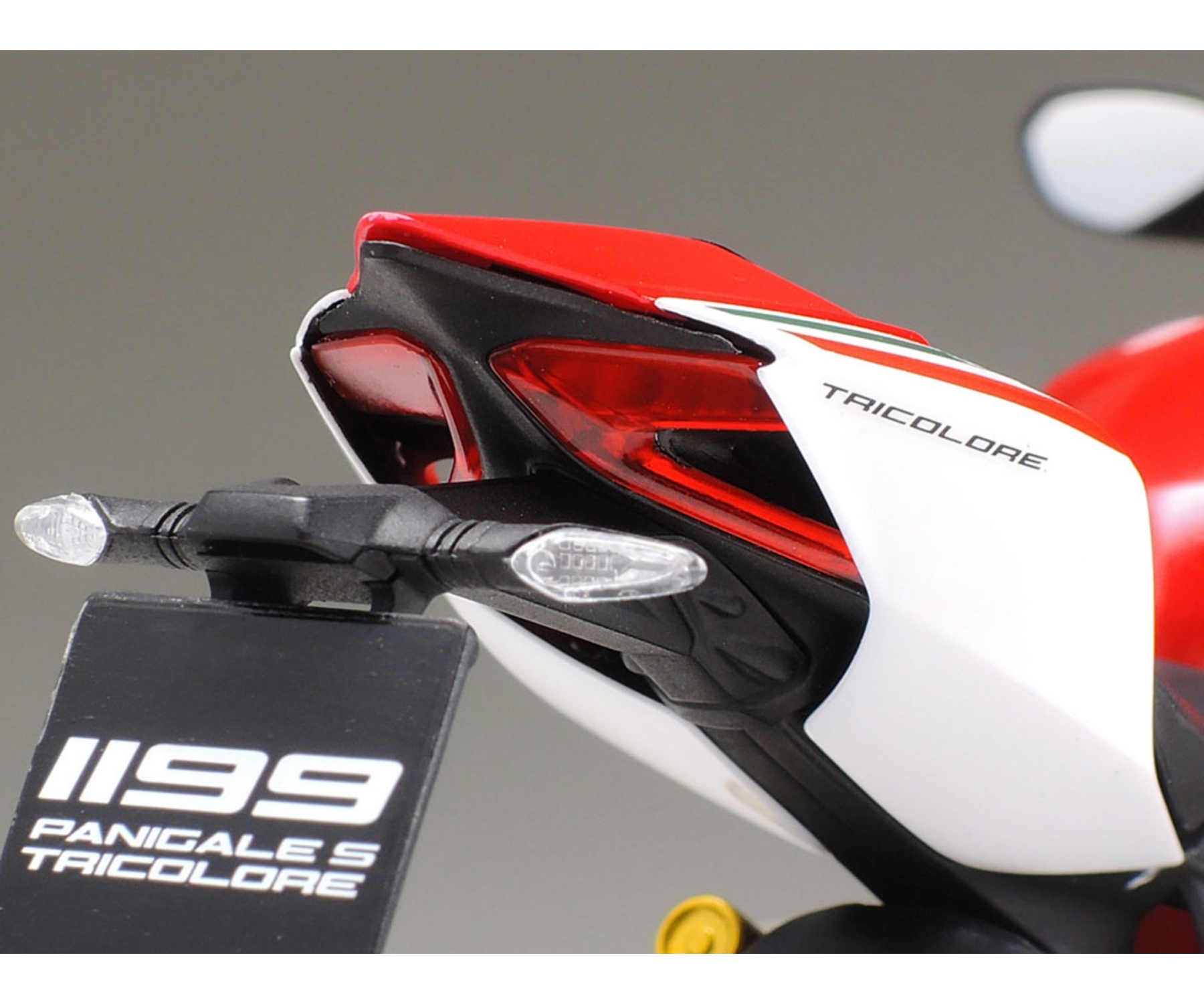 Tamiya Ducati 1199 Panigale S Tricolore 1/12