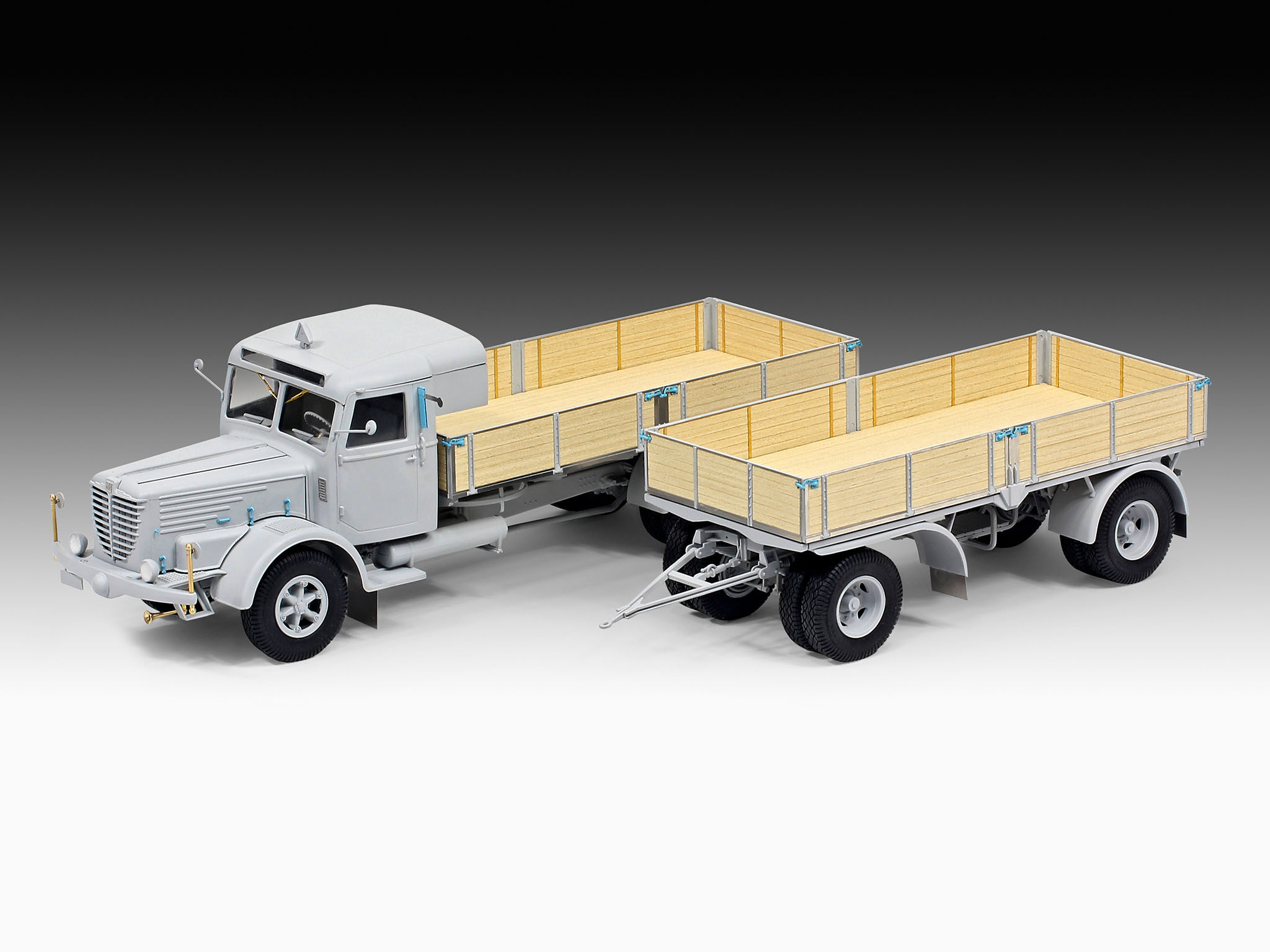 Revell Büssing 8000 S 13 met Trailer Platinum Edition 1/24