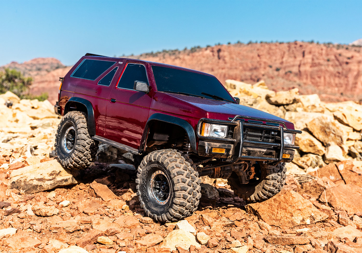 Traxxas Nissan Pathfinder TRX-4 4WD Scale and Trail Crawler Fully-Assembled 1/10 Red