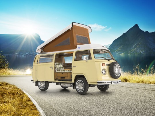 Revell VW T2 Camper 1/24