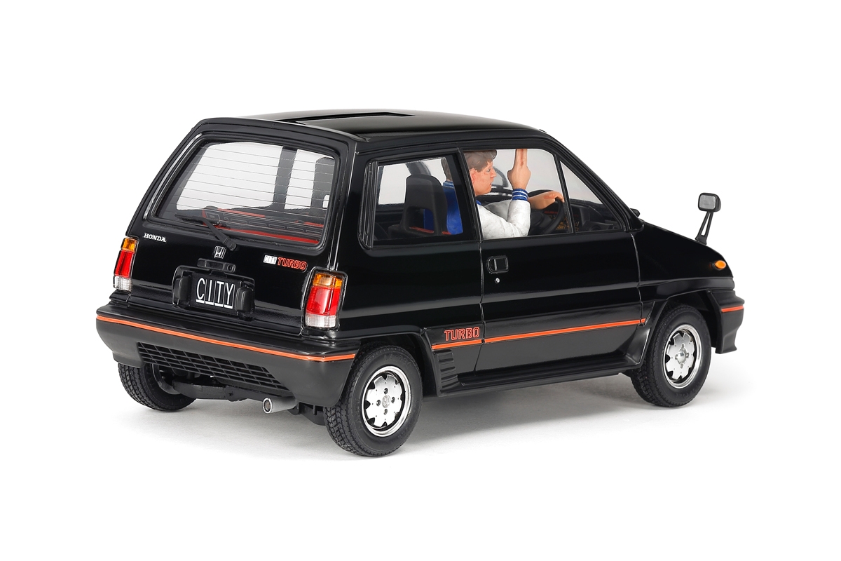Tamiya Honda City Turbo met Motocompo Scooter 1/24