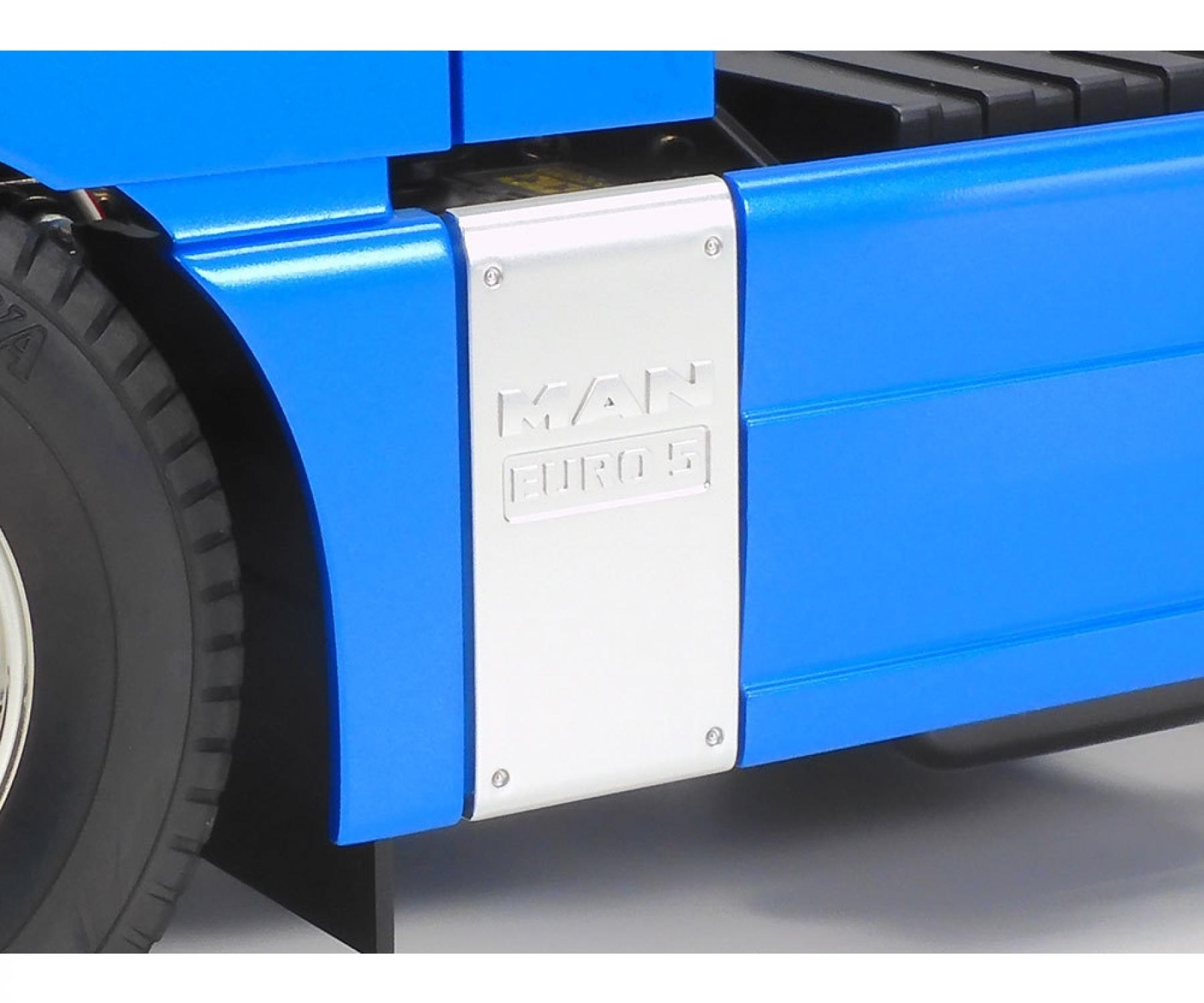 Tamiya	MAN TGX 26.540 6x4 XLX Euro 5 Model Light Metallic Blue Edition R/C Truck Kit 1/14
