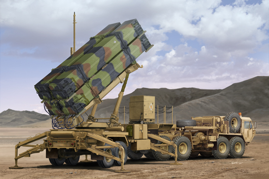 Trumpeter M983 HEMTT&M901 Launching Station of MIM-104F0 Patriot SAM System (PAC-3) 1/35