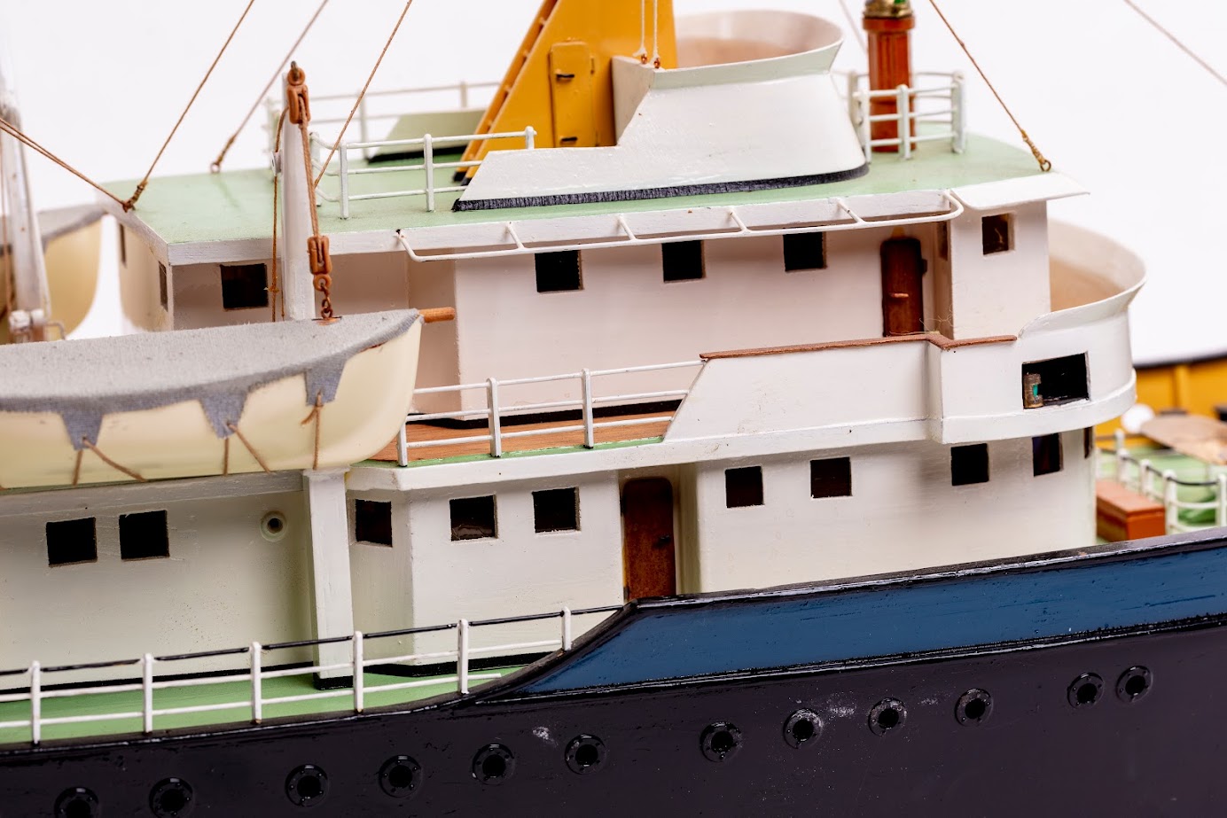 Billing Boats Zwarte Zee 1/90