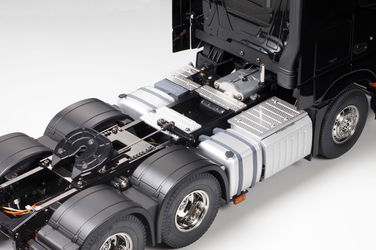 Tamiya Mercedes Benz Actros 3363 6x4 Gigaspace Kit 1/14