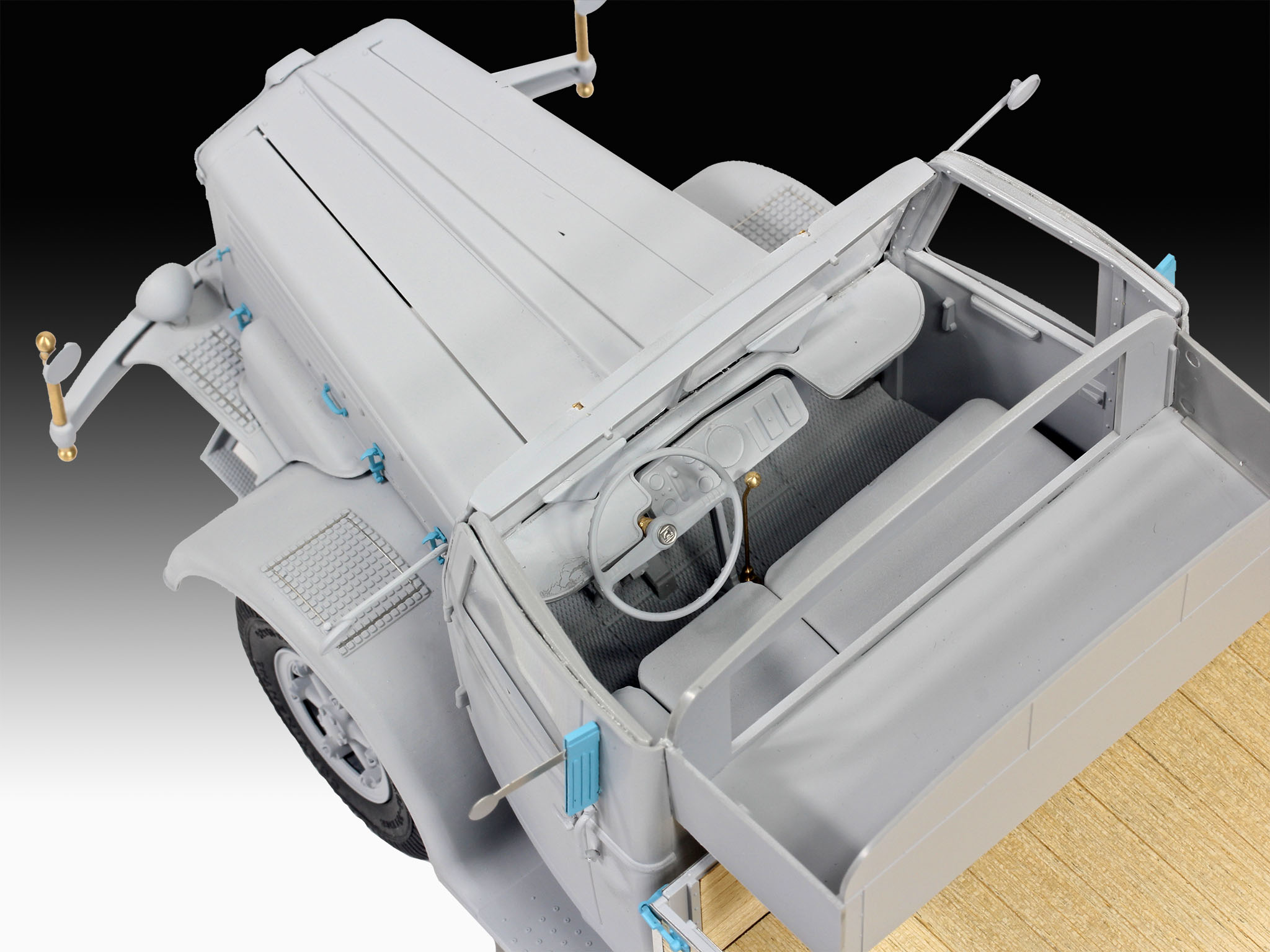 Revell Büssing 8000 S 13 met Trailer Platinum Edition 1/24