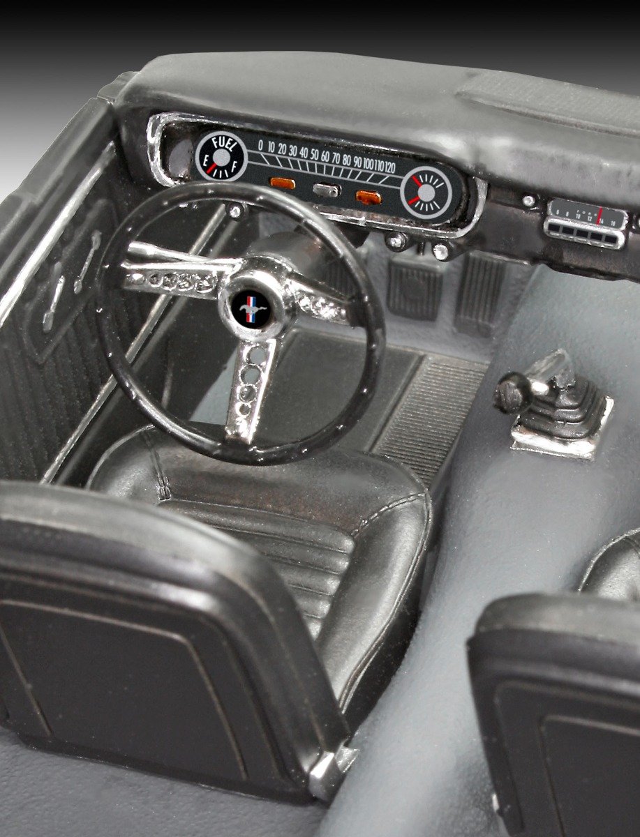 Revell 1965 Ford Mustang 2 + 2 Fastback 1/24