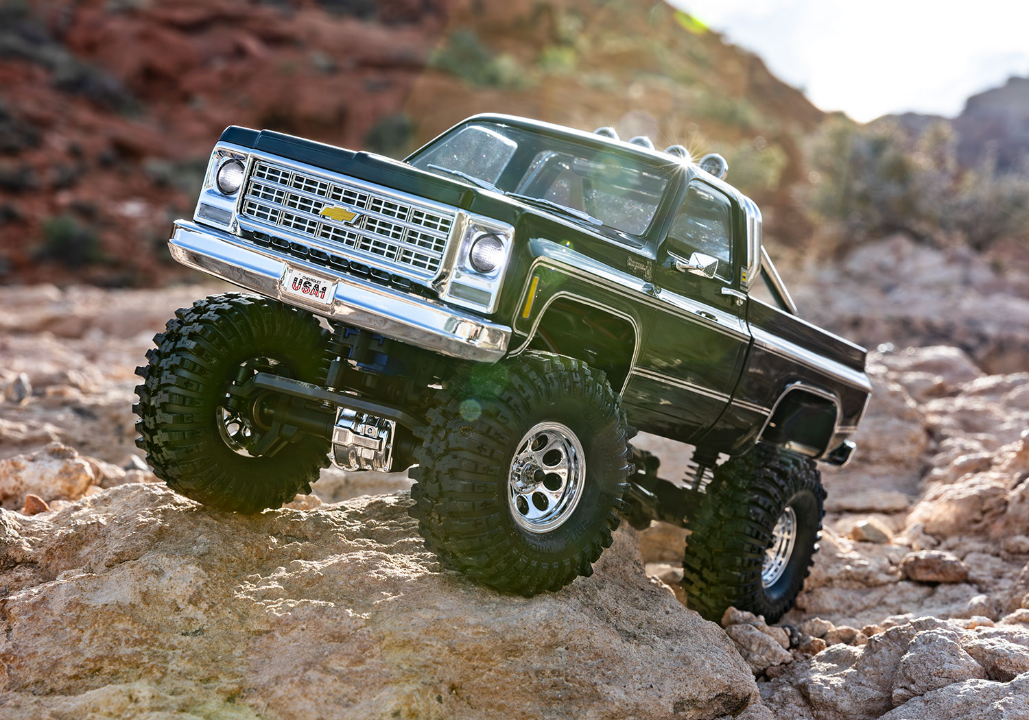 Traxxas TRX-4M High Trail 1979 Chevrolet K10 Truck 4WD Electric Scale and Trail Crawler with TQ 1/18 Black