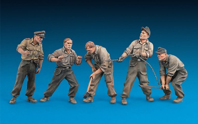 MiniArt German Tank Repair Crew 1/35
