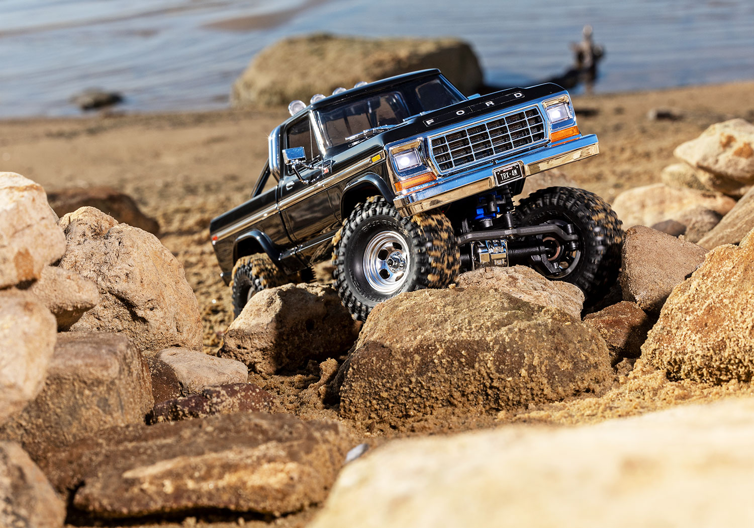 Traxxas TRX-4M High Trail Ford F-150 Ranger XLT Truck 4WD Electric Scale and Trail Crawler with TQ 1/18 Black