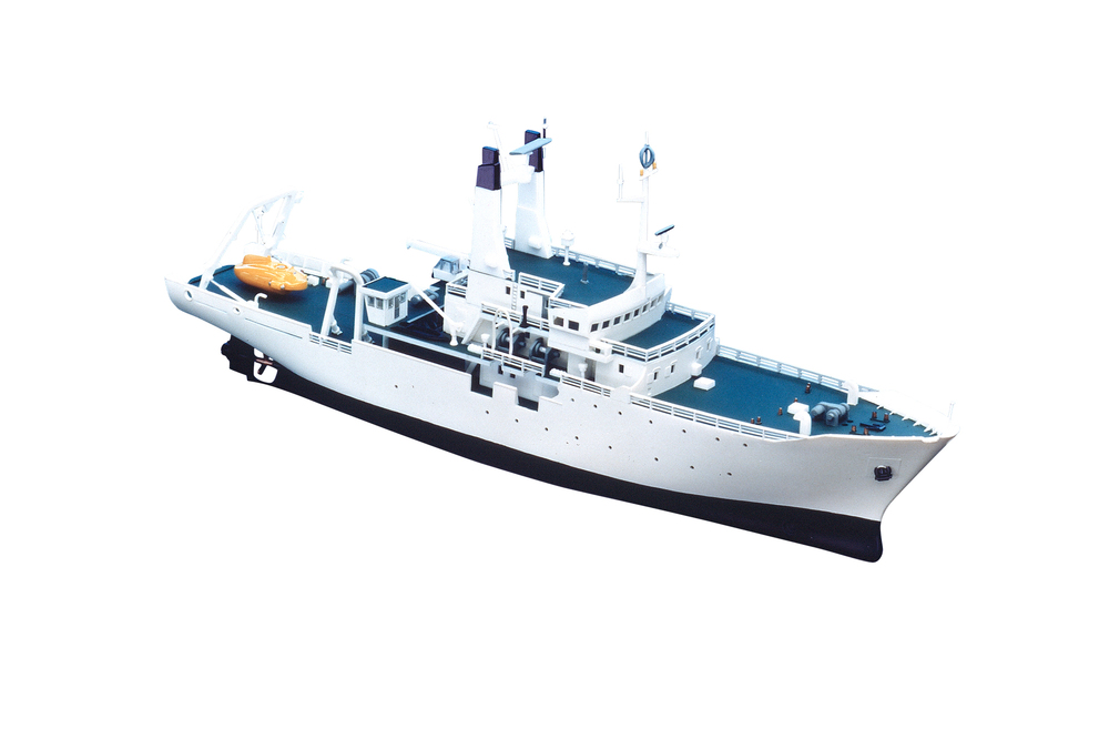 Heller Titanic Searcher Le Suroit 1/200