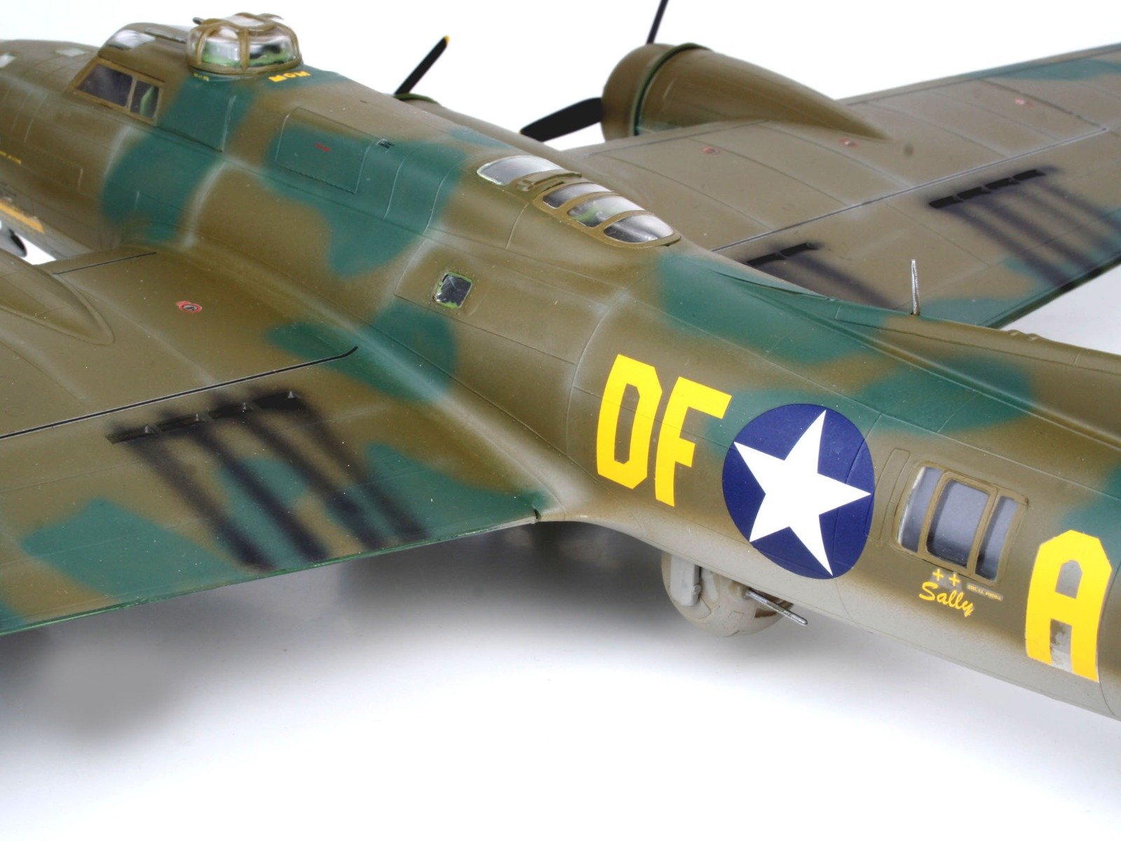 Revell B-17F Memphis Belle 1/48