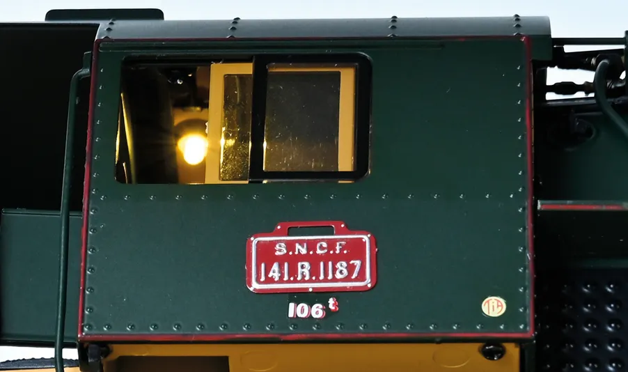 IXO Locomotive 141-R 1/32