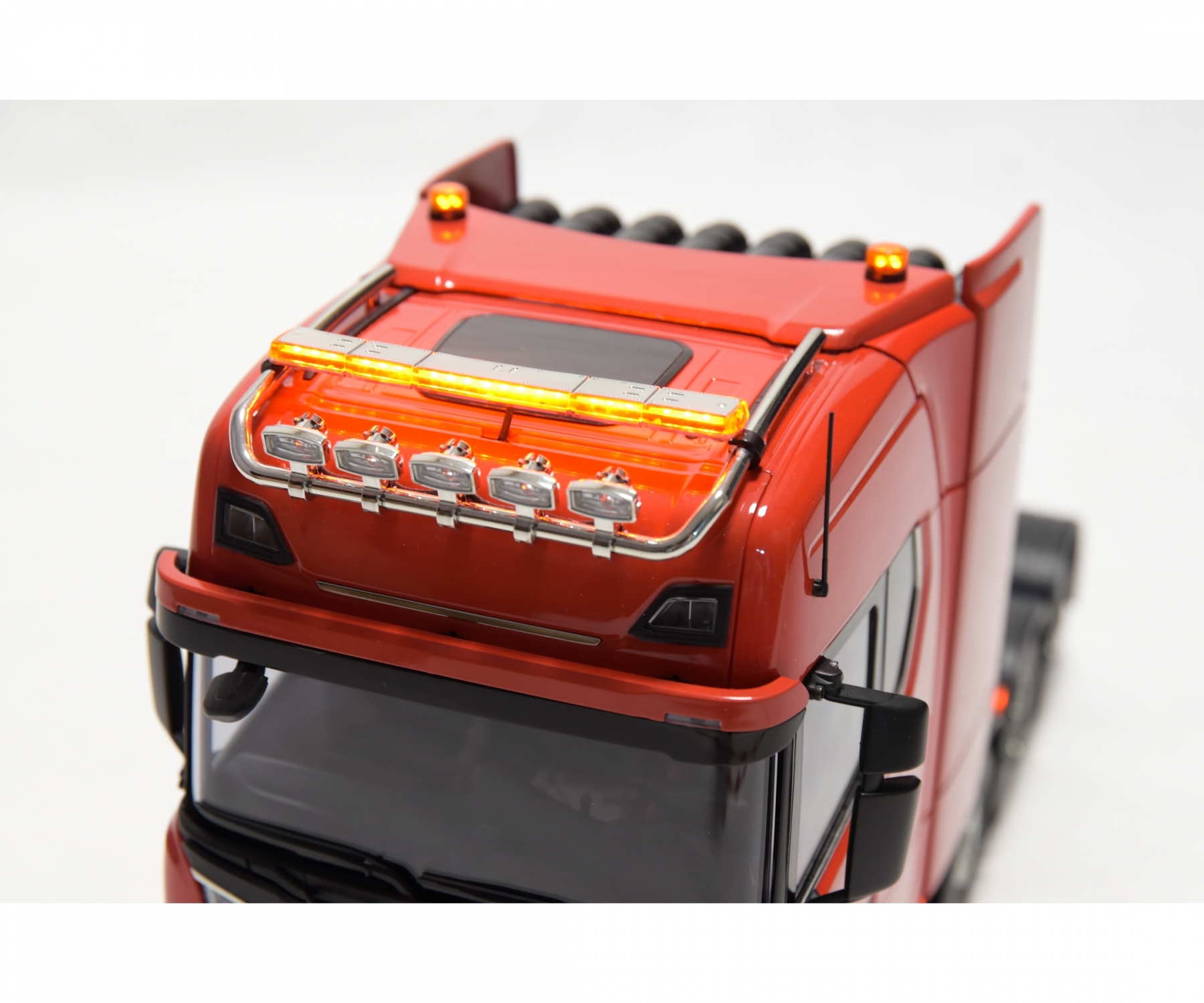 Carson Zwaailichtbalk en Strobe Set Scania SLT8x4 1/14