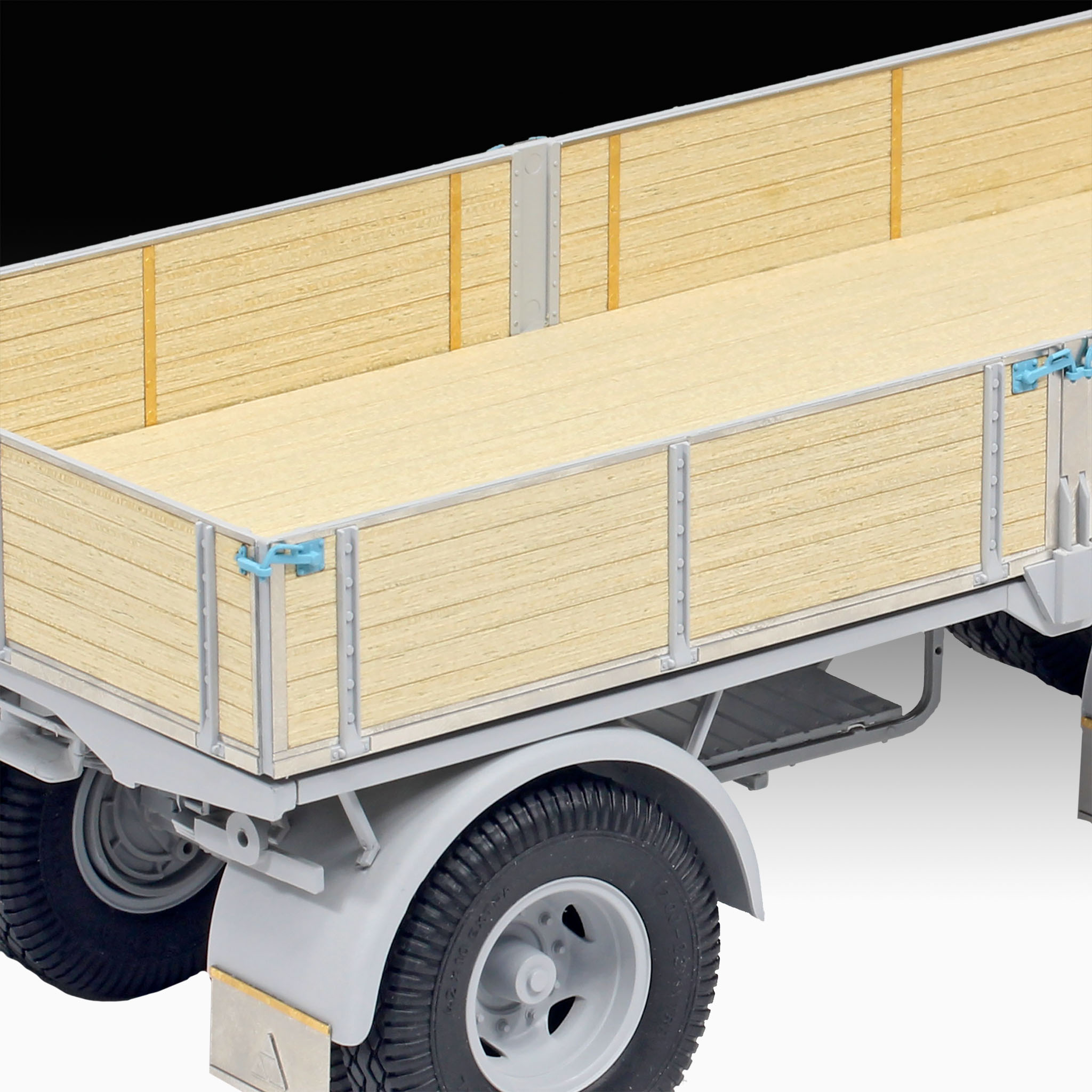 Revell Büssing 8000 S 13 met Trailer Platinum Edition 1/24