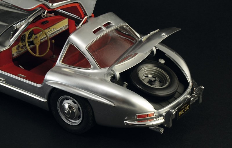 Italeri Mercedes-Benz 300SL Gullwing 1/16