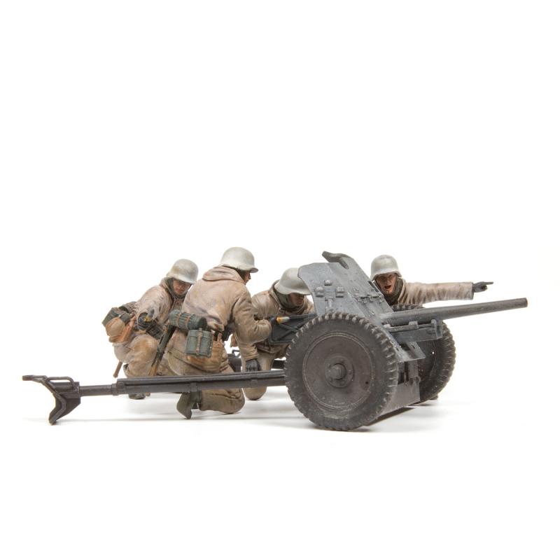 Zvezda PAK 36 with Crew 1/35