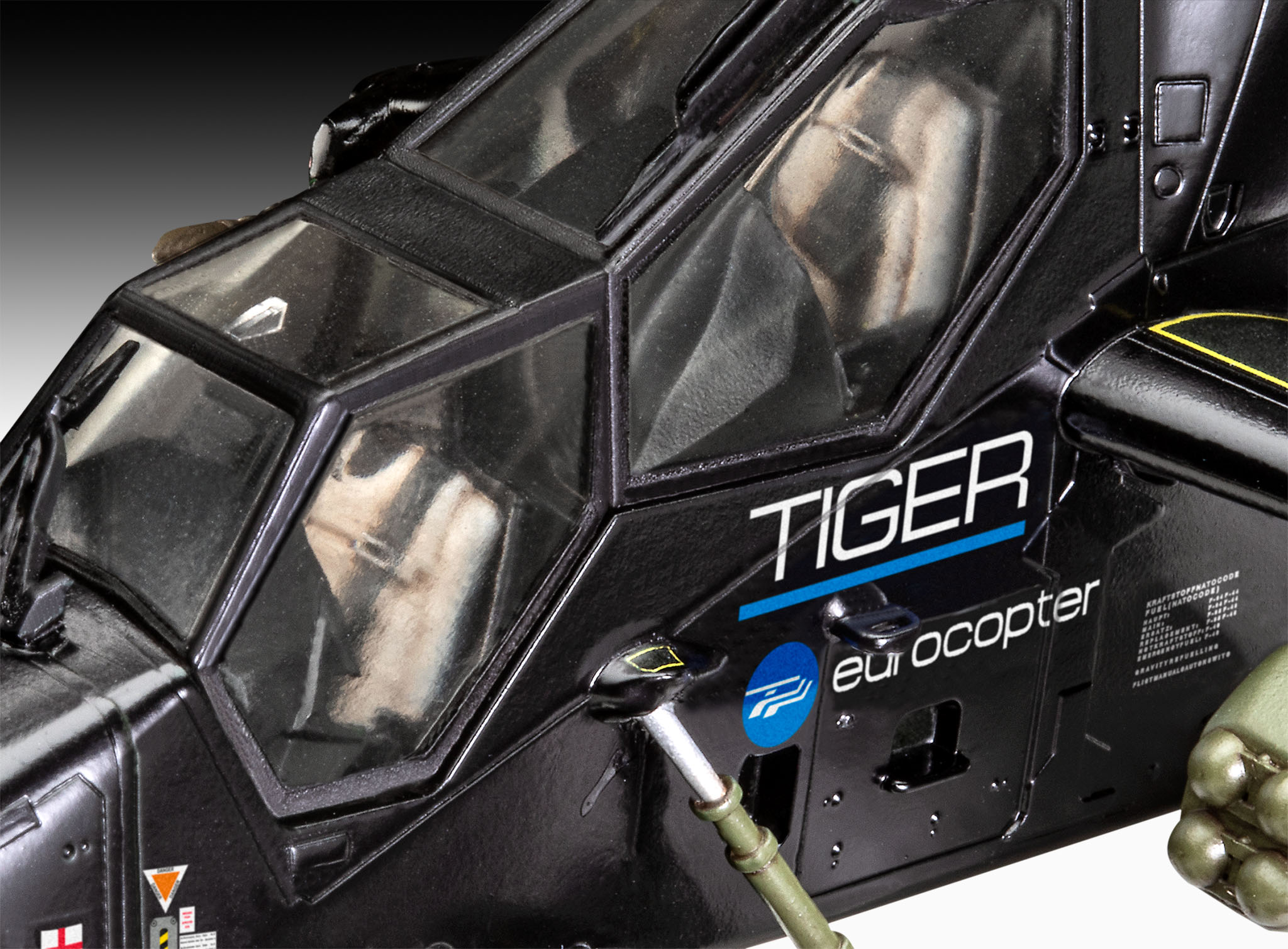 Revell Geschenkset Eurocopter Tiger (James Bond 007) "GoldenEye" 1/72
