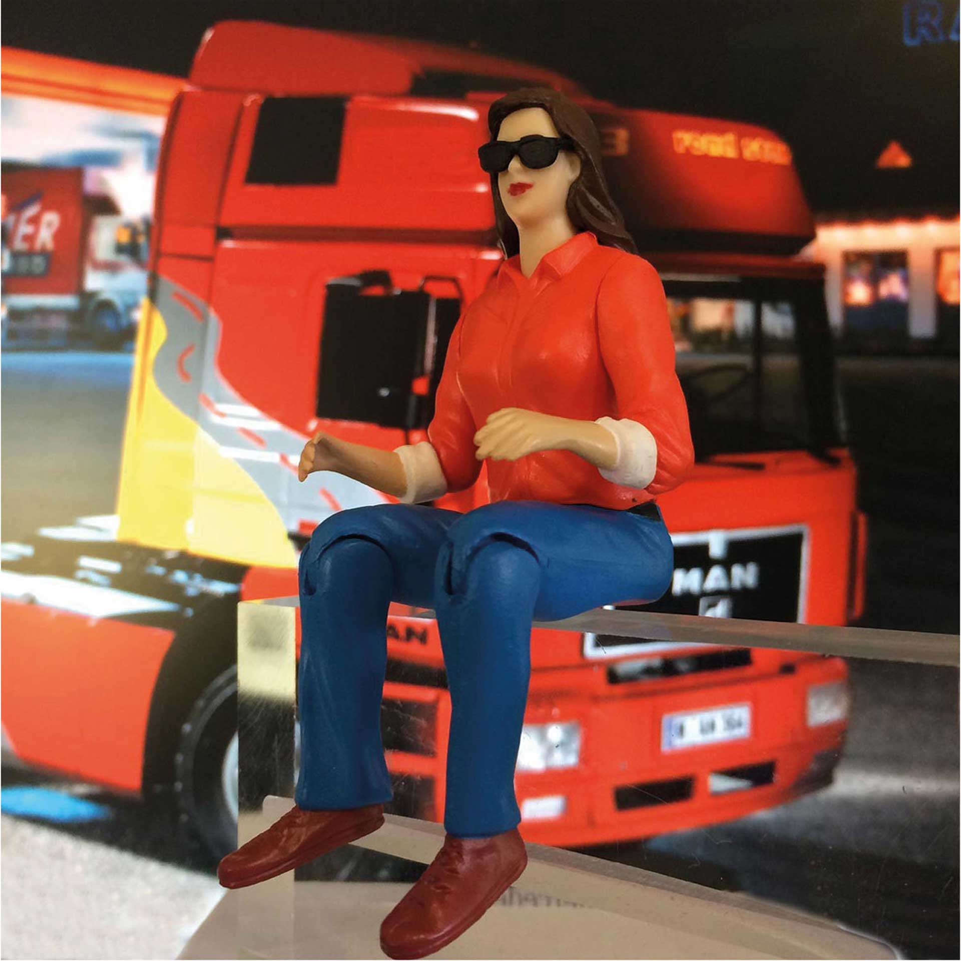 Robbe Truck-driver Female figure with Sunglasses for 1/14 Trucks