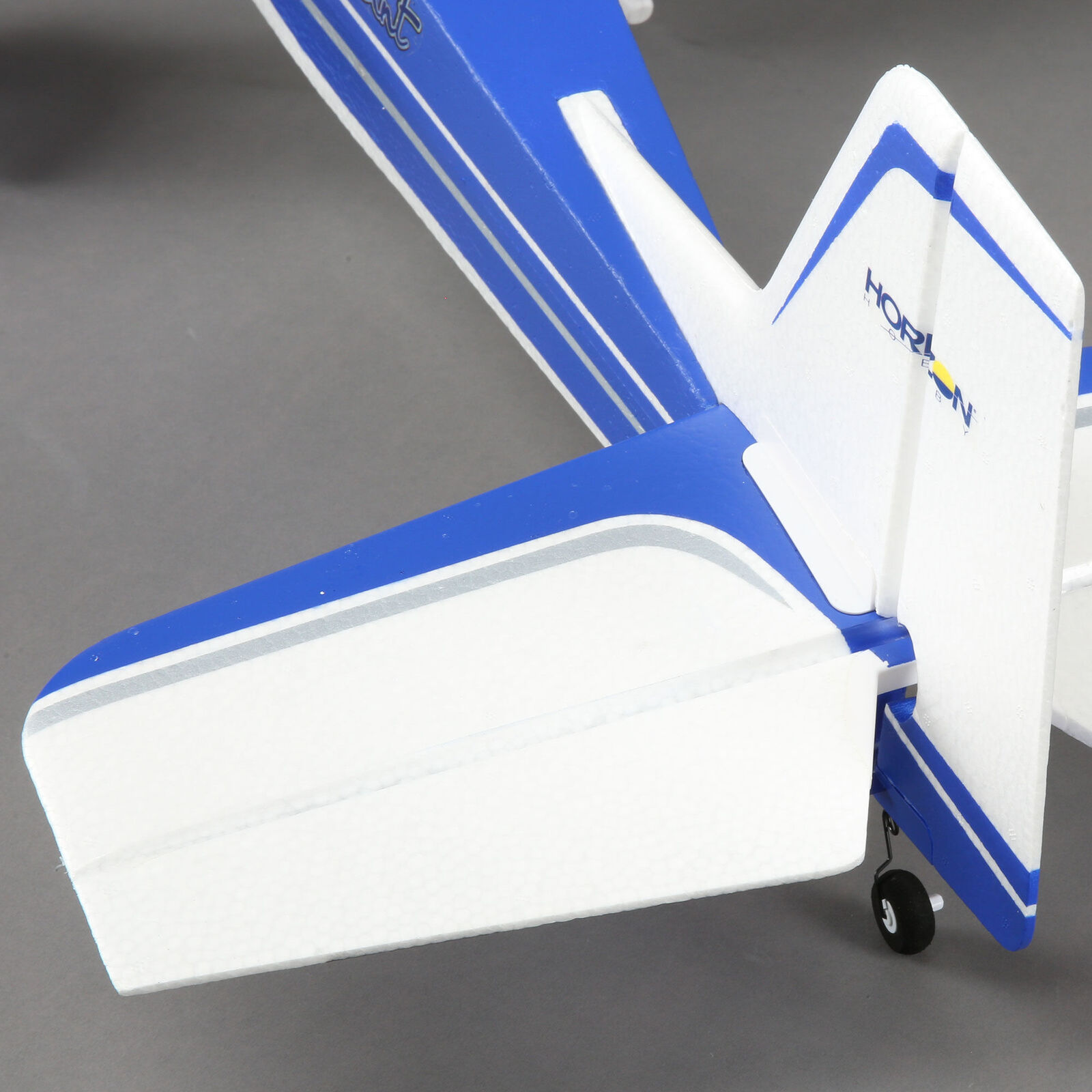 E-Flite Valiant 1.3m BNF Basic SAFE & AS3X