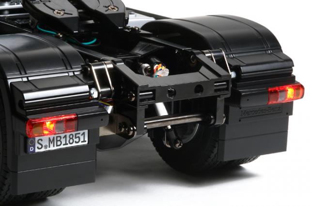 Tamiya Mercedes-Benz Actros 1851 GigaSpace R/C Truck Kit 1/14