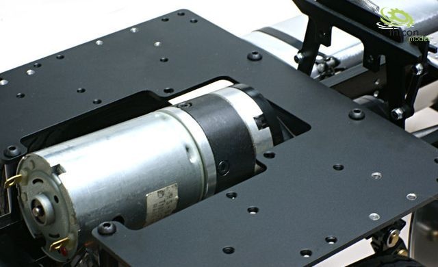 Thicon 	Aluminium Cabineplaat voor Tamiya Cabine 1/14