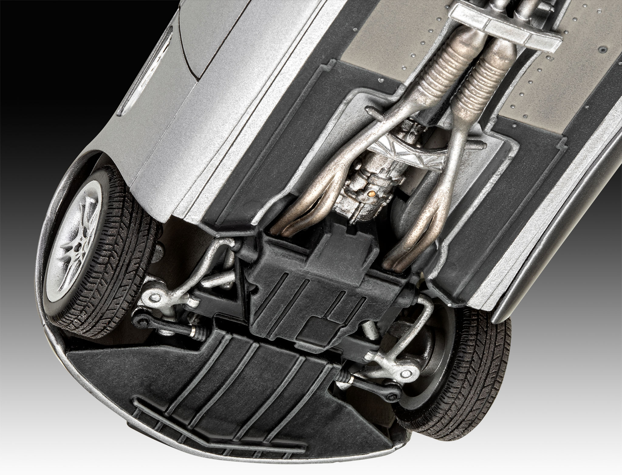 Revell Geschenkset BMW Z8 (James Bond 007) "The World Is Not Enough" 1/24