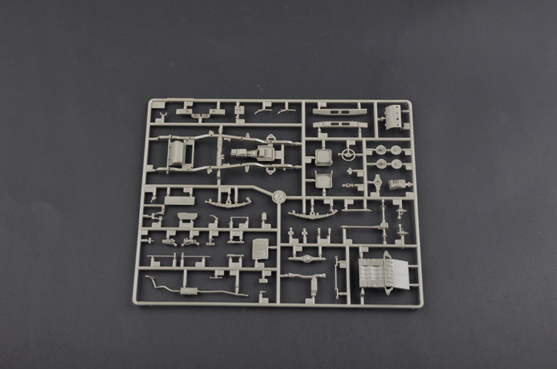Trumpeter JGSDF Type 73 Light Truck Recon 1/35