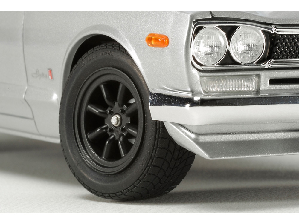 Tamiya Nissan Skyline 2000 GT-R Street-Custom 1/24