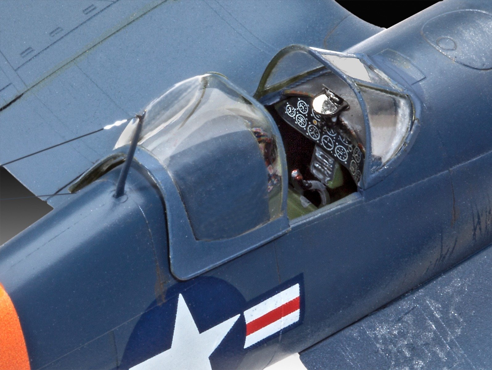 Revell F4U-4 CORSAIR 1/72