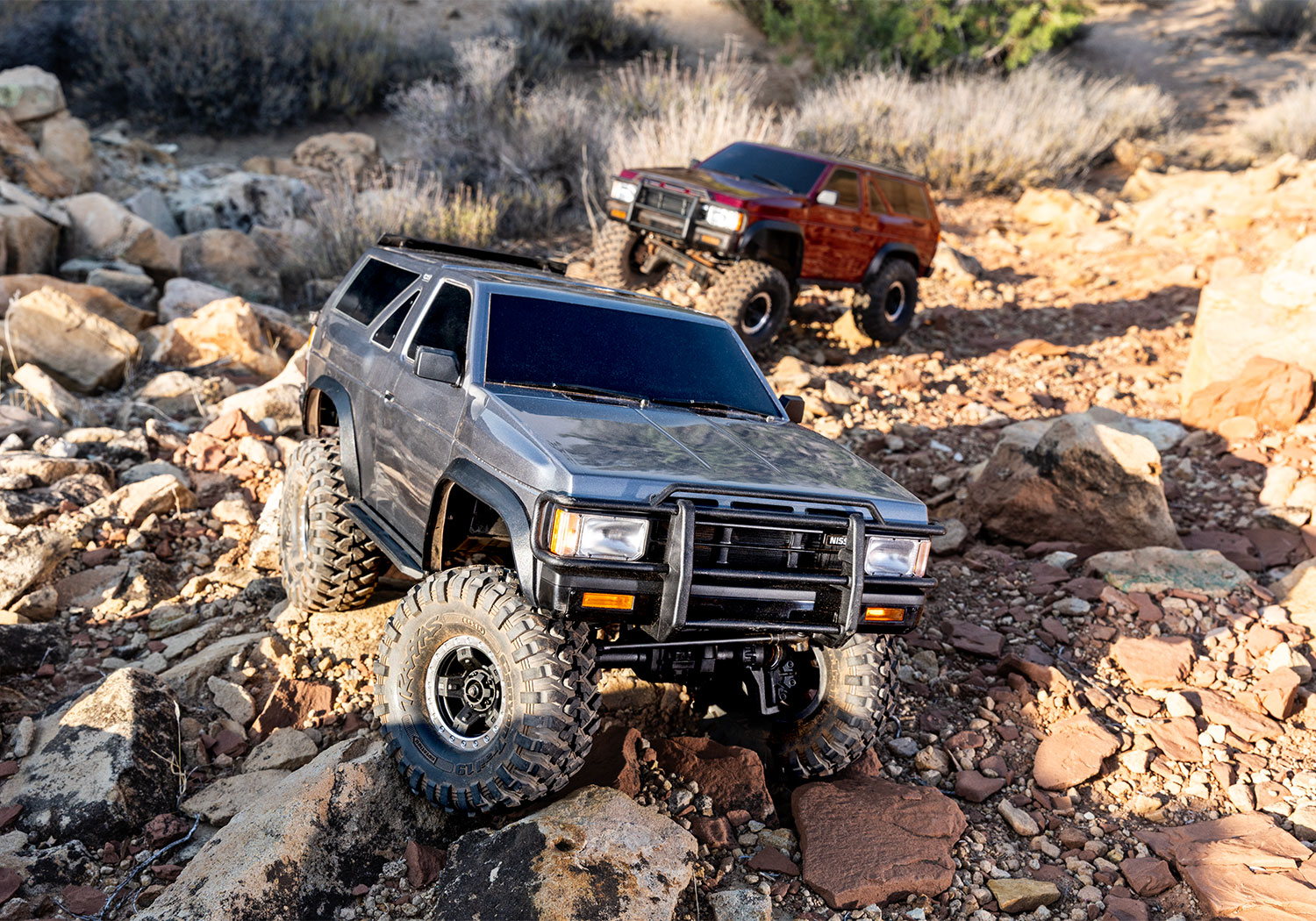 Traxxas Nissan Pathfinder TRX-4 4WD Scale and Trail Crawler Fully-Assembled 1/10 Red