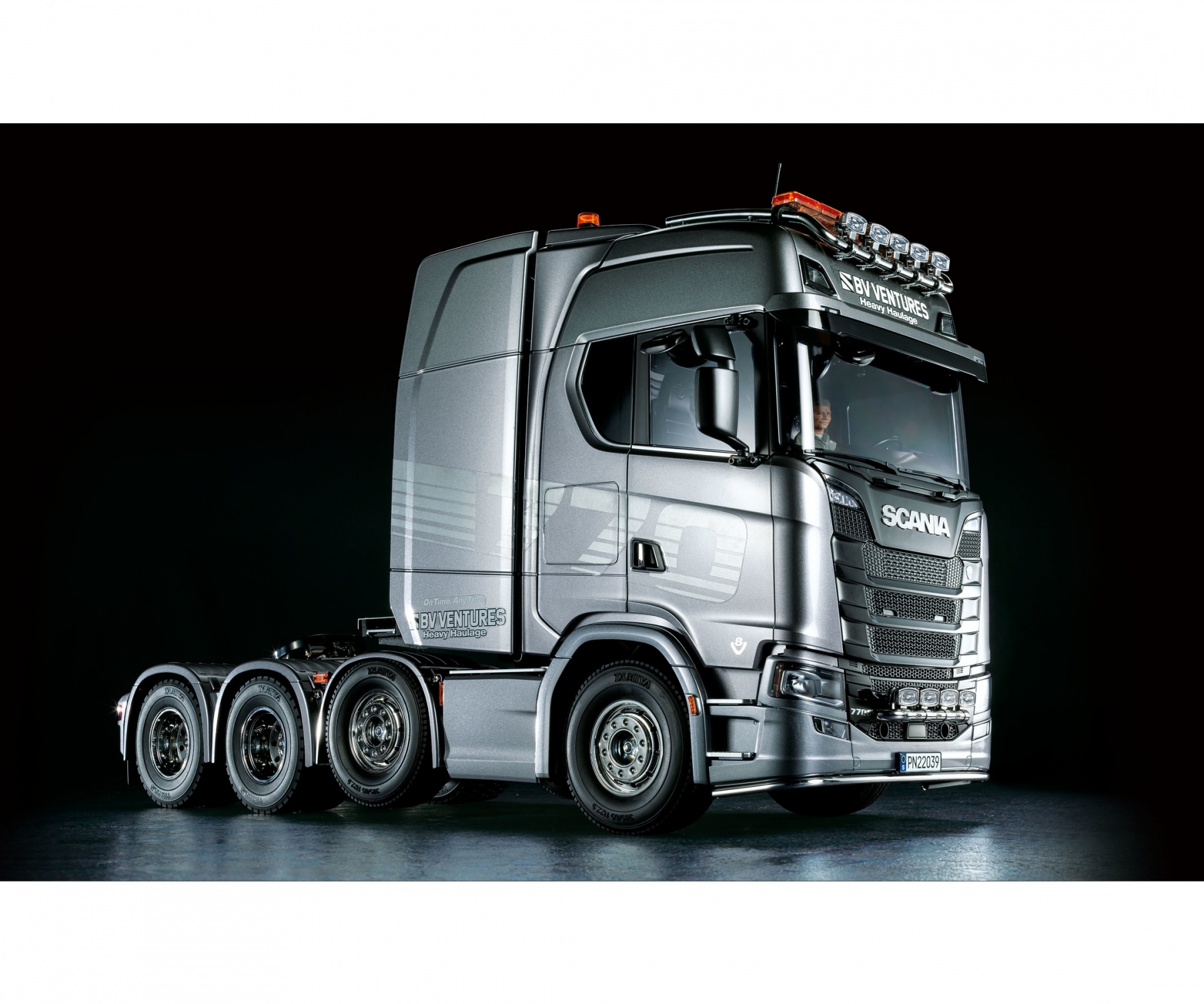 Tamiya Scania 770S 8x4/4 Truck Kit 1/14