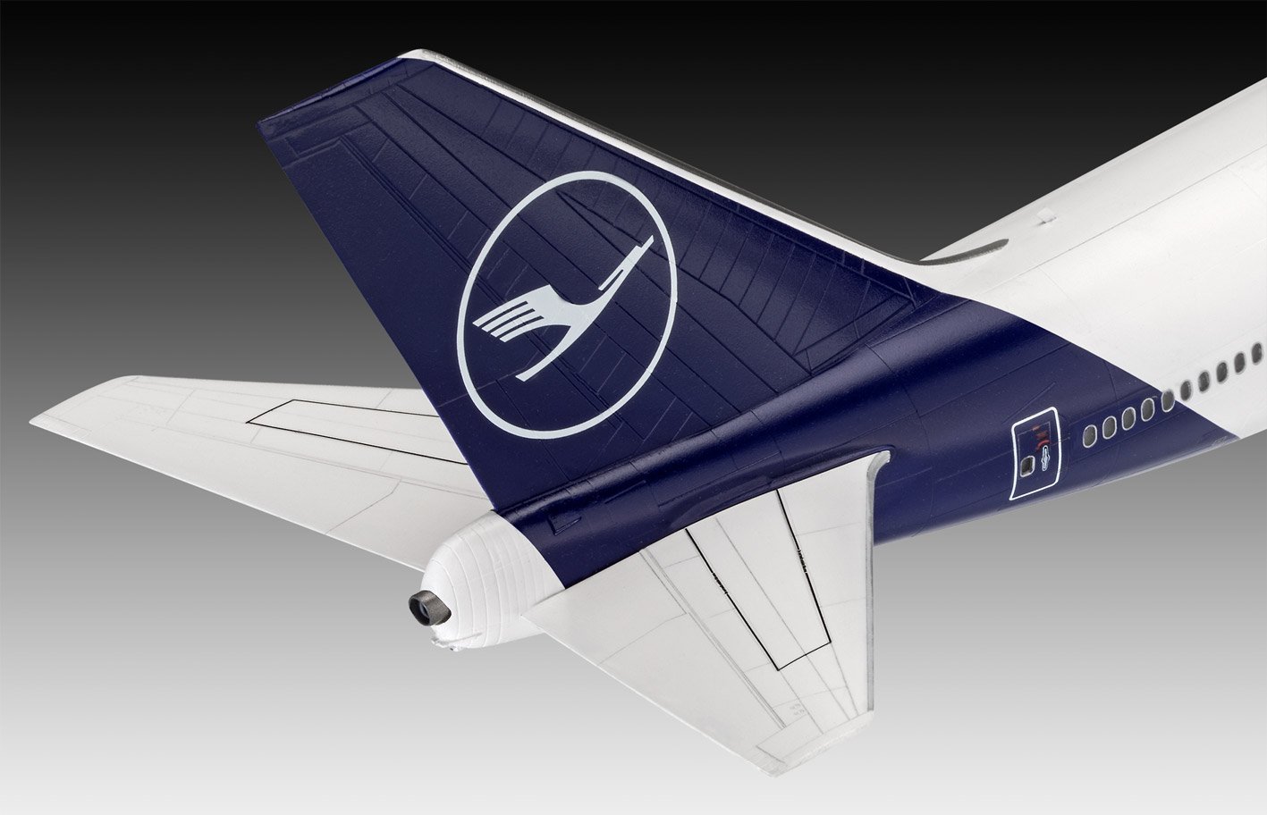 Revell Boeing 747-8 Lufthansa New Livery 1/144