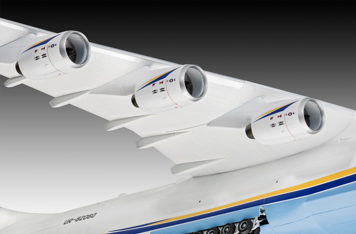 Revell Antonov An-225 MRIJA 1/144