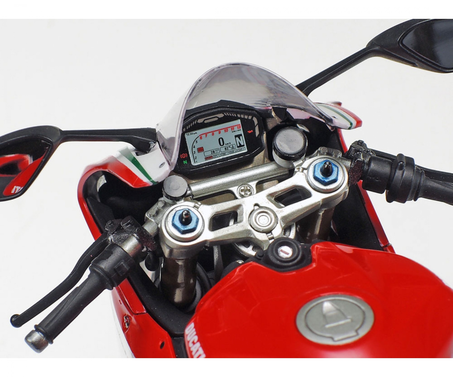 Tamiya Ducati 1199 Panigale S Tricolore 1/12