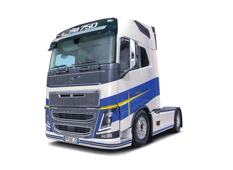 Italeri Volvo FH16 750 Medium Roof 1/24